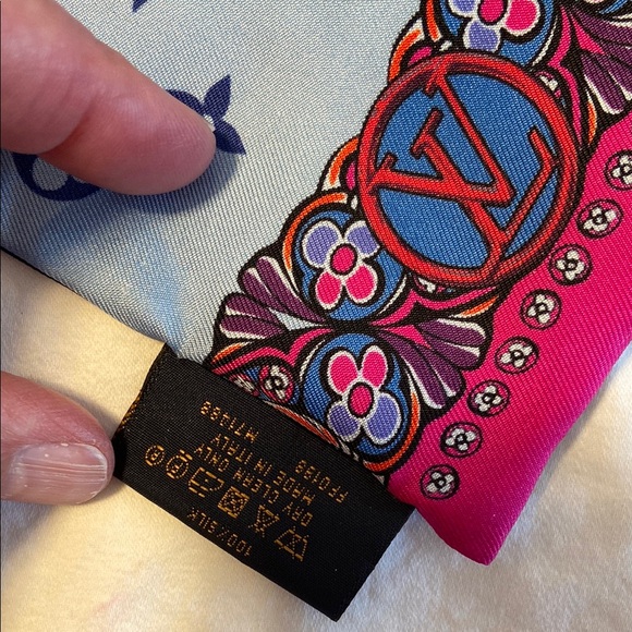 Louis Vuitton Bandeau Blue and Hot Pink Scarf Butterfly and Mono - Picture 3 of 9